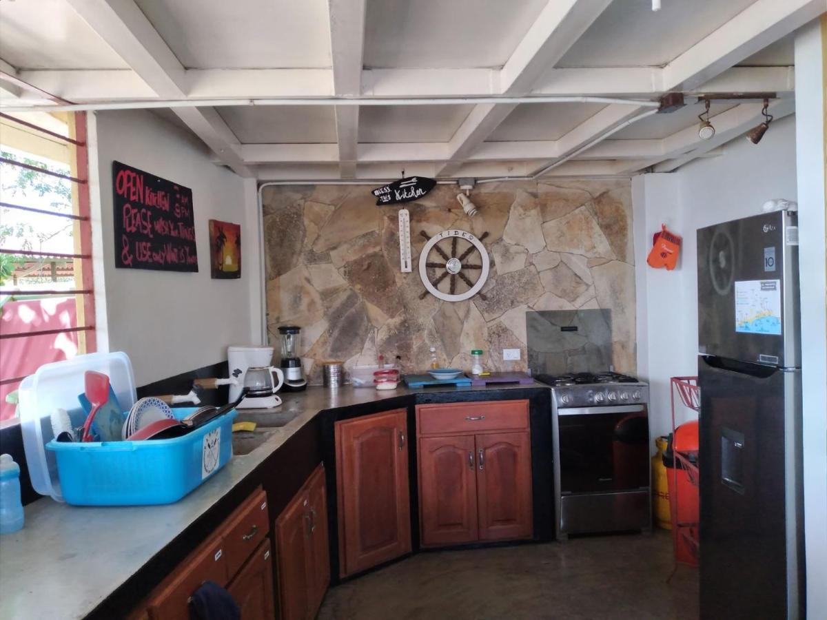 Bananoz Surfhouse Bed and Breakfast Transito Esterno foto